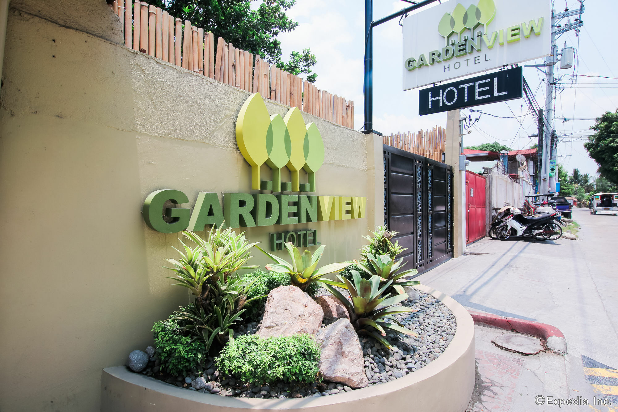 Garden View Hotel Ángeles Extérieur photo